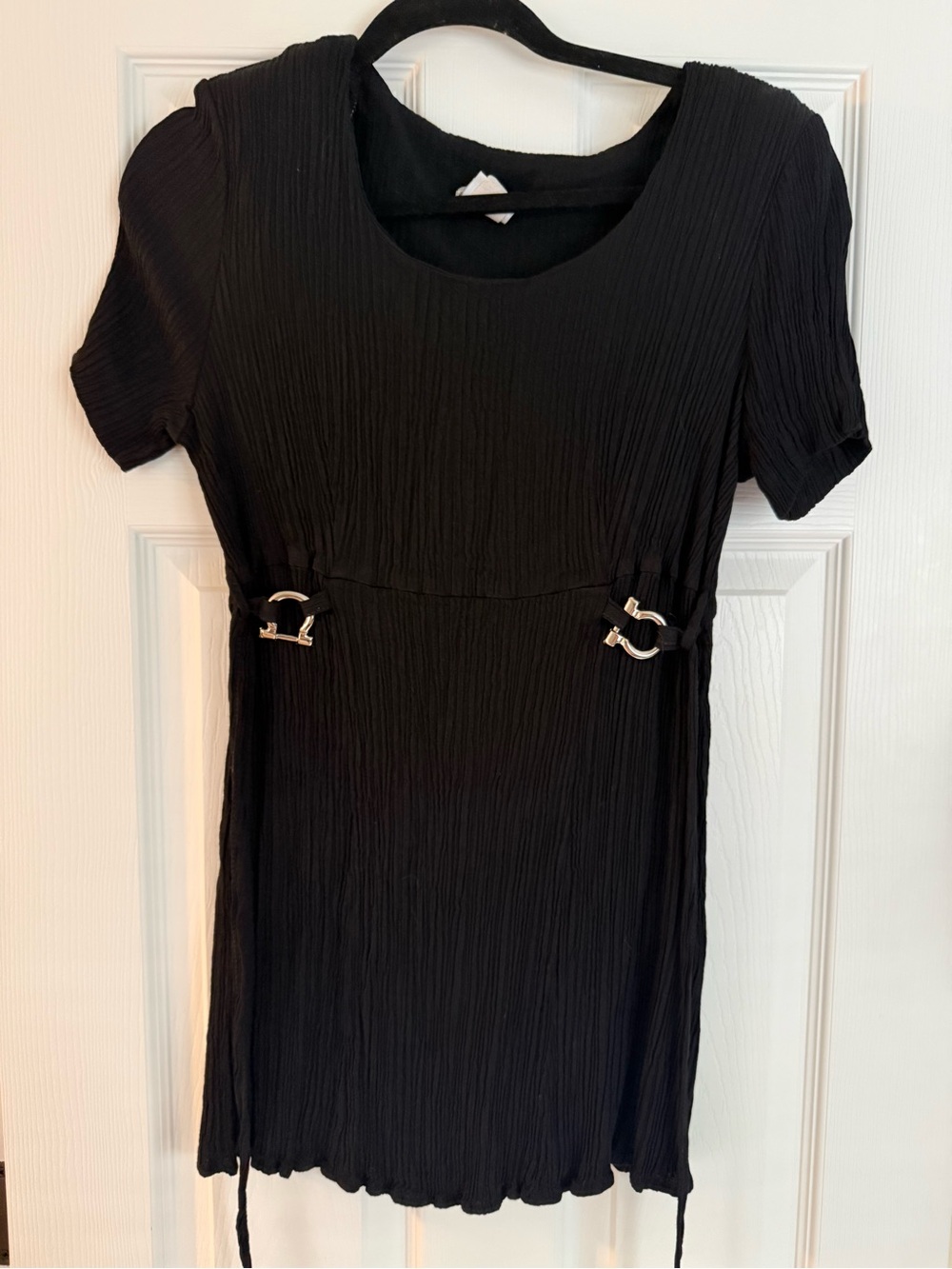 Black Short-Sleeve Pleated Waist-Accent Maternity Tunic